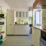 Elegant Riverview In Historical