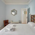 Elegant Riverview In Historical *