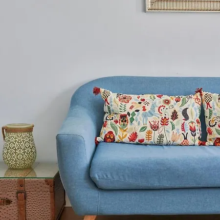 Elegant Riverview In Historical *