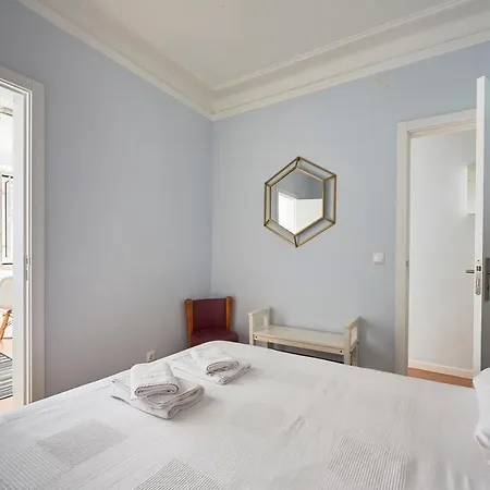 Elegant Riverview In Historical Apartman Lisboa