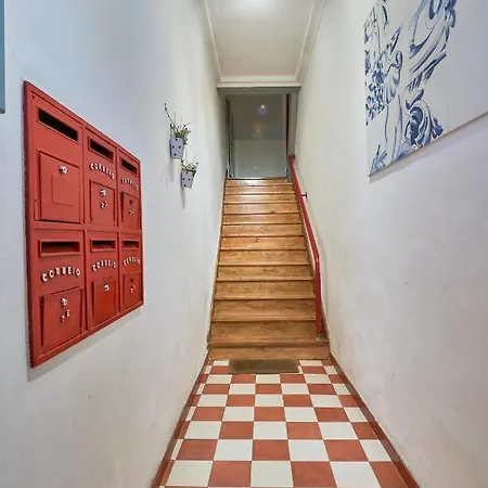 Elegant Riverview In Historical Lisbona