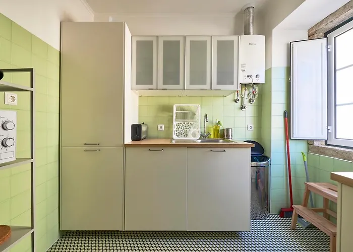 Elegant Riverview In Historical Apartment Lissabon