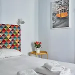 Elegant Riverview In Historical Apartmán