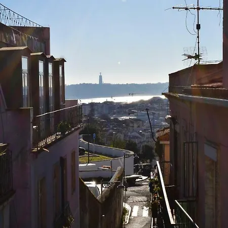 아파트 Elegant Riverview In Historical *