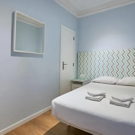 Elegant Riverview In Historical Lisbon