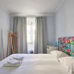 Elegant Riverview In Historical *